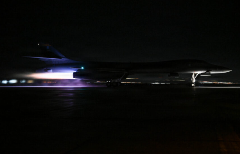 Mỹ tập kết hơn nửa số oanh tạc cơ B-1 tới Anh để tấn công Iran- Ảnh 1.