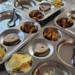 ‘Không ăn được thịt gà’ và câu chuyện phải công khai định lượng từng khẩu phần ăn bán trú của học sinh