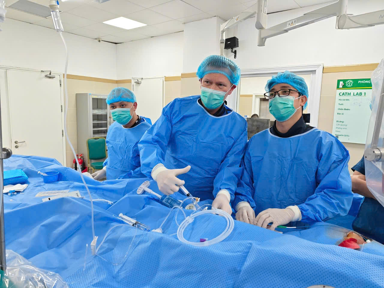 Bóng phủ thuốc, lựa chọn mới cho điều trị bệnh mạch vành- Ảnh 2.