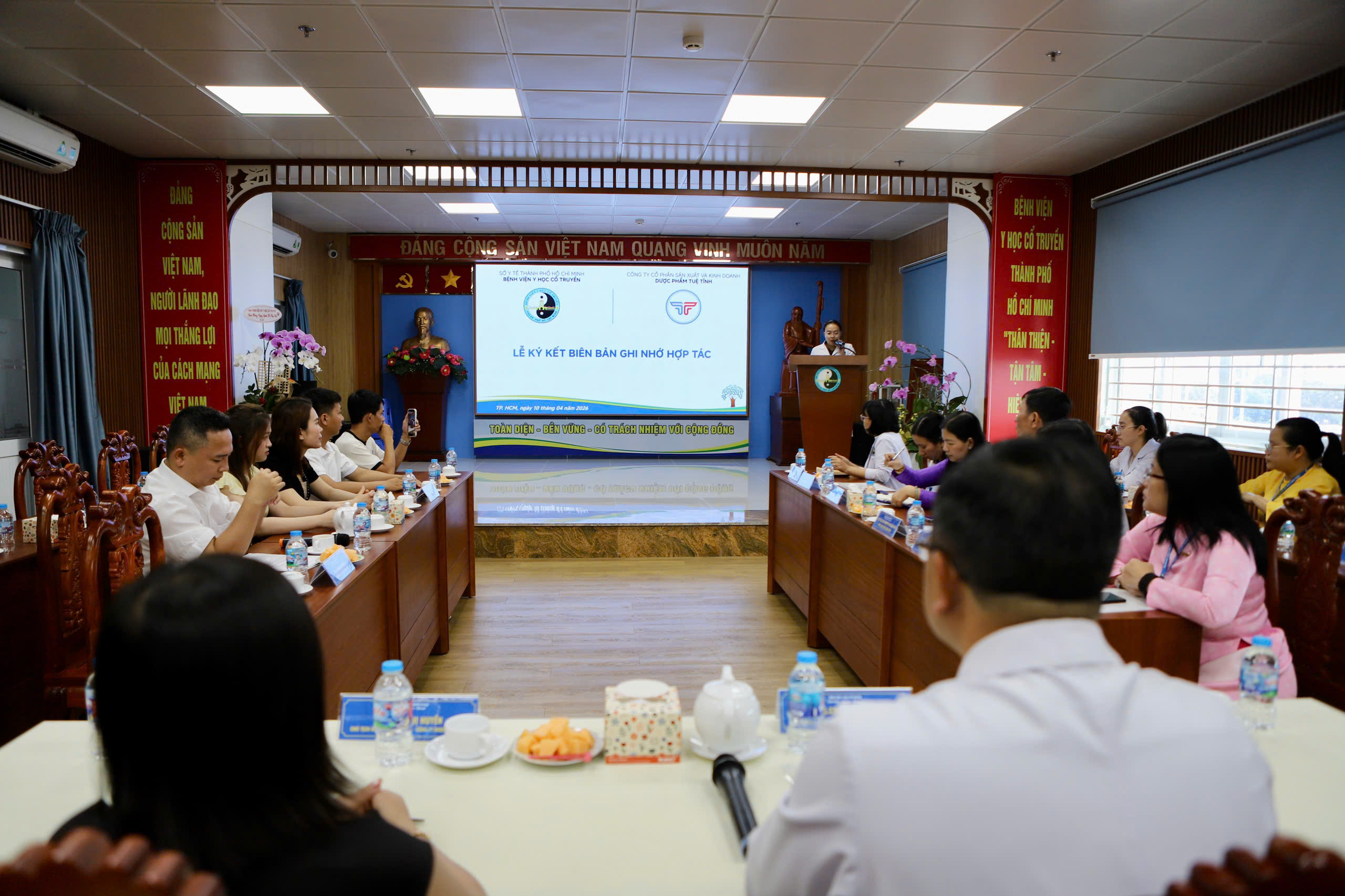 Bệnh viện Y học cổ truyền TPHCM và Dược phẩm Tuệ Tĩnh: Tiên phong thương mại hóa các nghiên cứu y học cổ truyền- Ảnh 3.