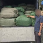 Tạm giữ xe chở hơn 2,6 tấn nguyên liệu thuốc lá không rõ nguồn gốc đang đi tiêu thụ