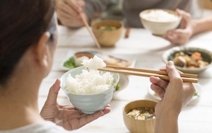Gạo lứt có thực sự tốt hơn gạo trắng để giảm cân?- Ảnh 3. Không ăn đồ ngọt nhưng vẫn béo, thủ phạm do đâu?