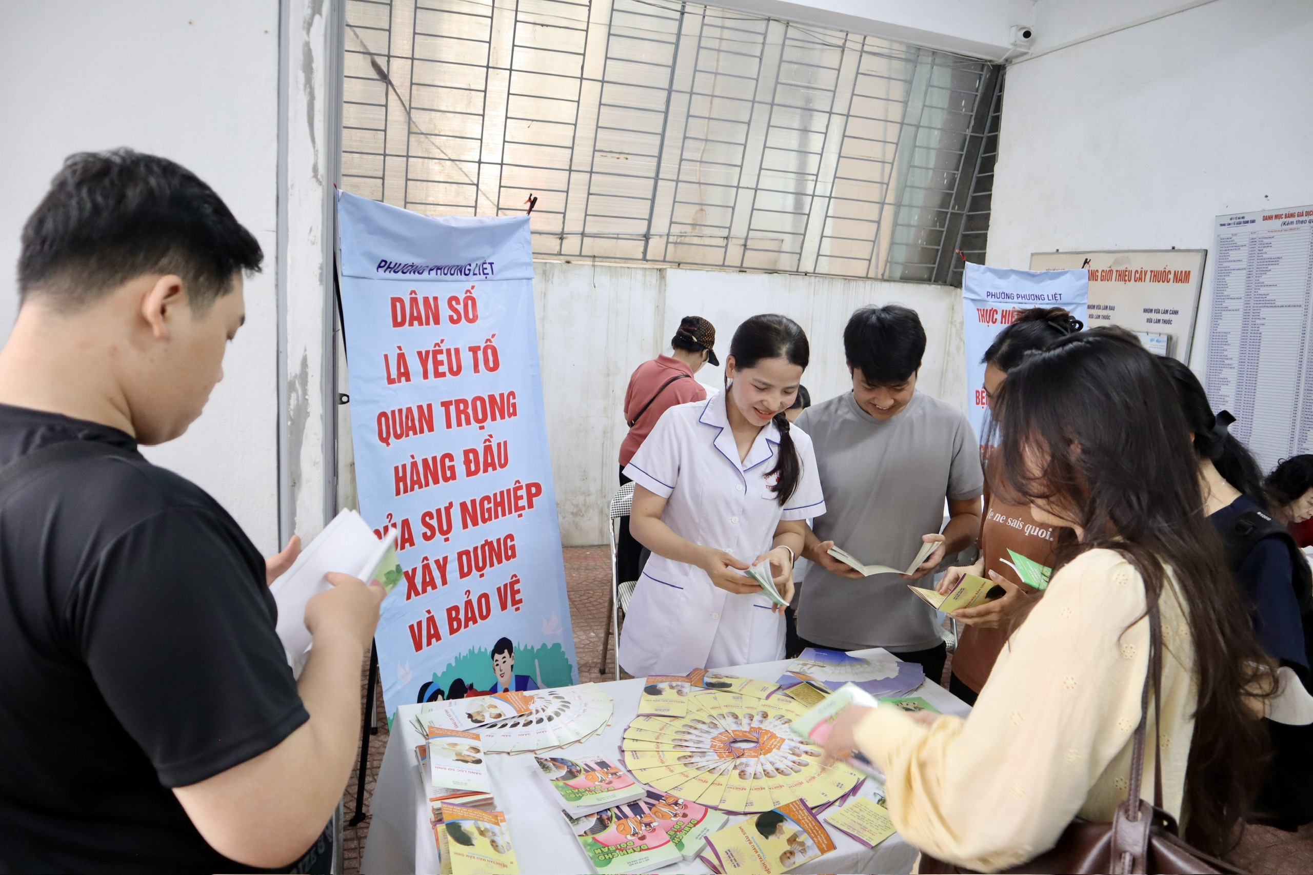 Liên kết bệnh viện - trạm y tế: Đưa dịch vụ chất lượng cao về tuyến cơ sở- Ảnh 4. Liên kết bệnh viện - trạm y tế: Đưa dịch vụ chất lượng cao về tuyến cơ sở- Ảnh 4.