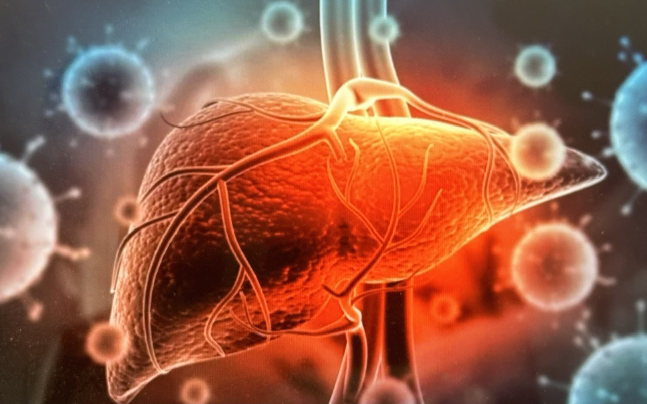 HIV làm tăng nguy cơ xơ gan và ung thư gan như thế nào?
