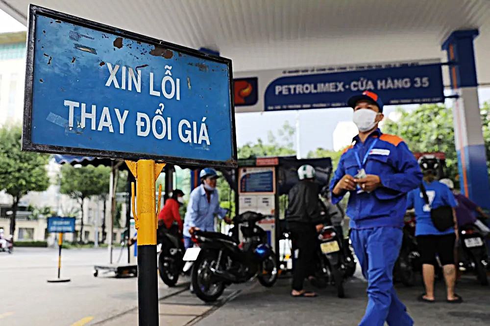 Giá xăng dầu biến động, chi phí bảo trì đường bộ dự kiến đội gần 1.000 tỷ đồng- Ảnh 2. Giá xăng dầu biến động, chi phí bảo trì đường bộ dự kiến đội gần 1.000 tỷ đồng- Ảnh 2.