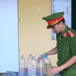 Ngăn chặn trào lưu sử dụng nước ‘nậm thoong’ của thanh niên xã biên giới Quảng Trị