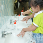 Bệnh tay chân miệng xuất hiện ở 126 xã, phường, Hà Nội kích hoạt chiến dịch phòng dịch trong trường học