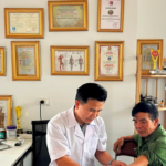 Y sĩ với tâm huyết ‘giữ lửa’ y học cổ truyền