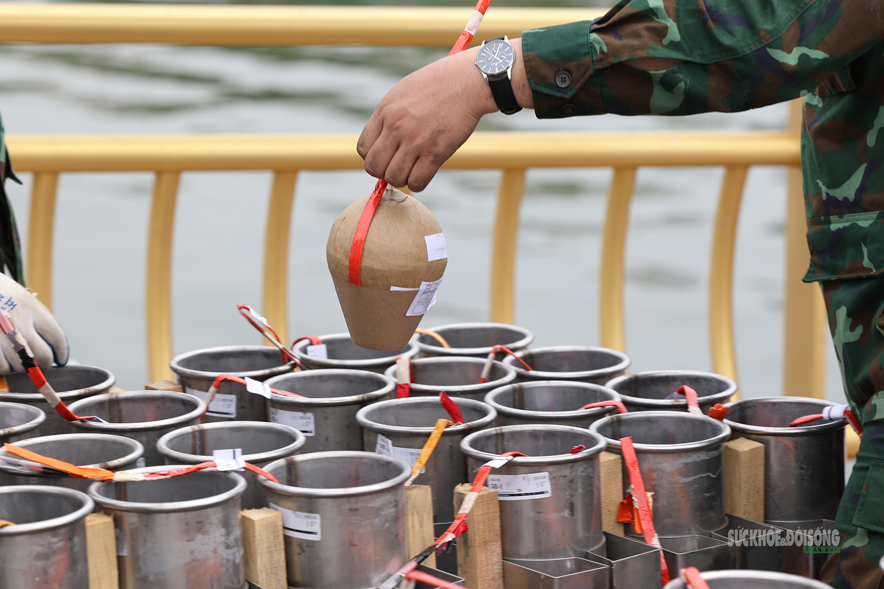 Sẵn sàng cho màn pháo hoa rực sáng Đất Tổ- Ảnh 11. Sẵn sàng cho màn pháo hoa rực sáng Đất Tổ- Ảnh 11.