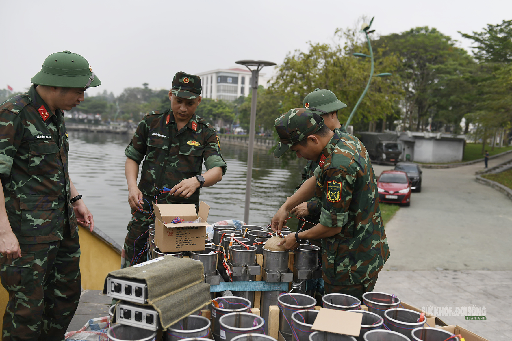 Sẵn sàng cho màn pháo hoa rực sáng Đất Tổ- Ảnh 6. Sẵn sàng cho màn pháo hoa rực sáng Đất Tổ- Ảnh 6.
