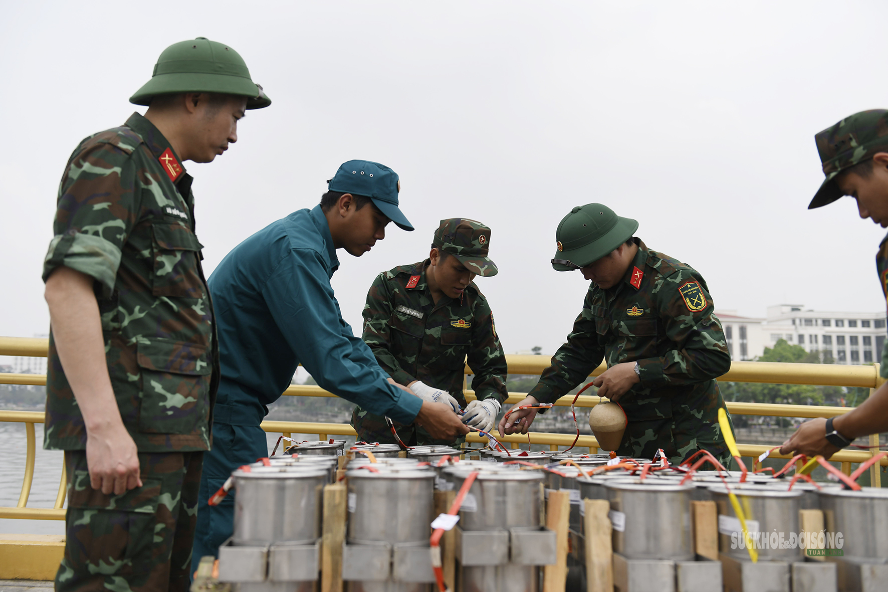 Sẵn sàng cho màn pháo hoa rực sáng Đất Tổ- Ảnh 1. Sẵn sàng cho màn pháo hoa rực sáng Đất Tổ- Ảnh 1.