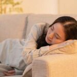 Chỉ 5 phút tập mỗi tối sẽ giúp bạn ngủ ngon hơn