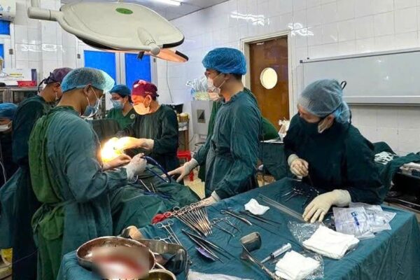 Sau bữa sáng, người đàn ông bất ngờ sốc mất máu vì căn bệnh cực hiếm