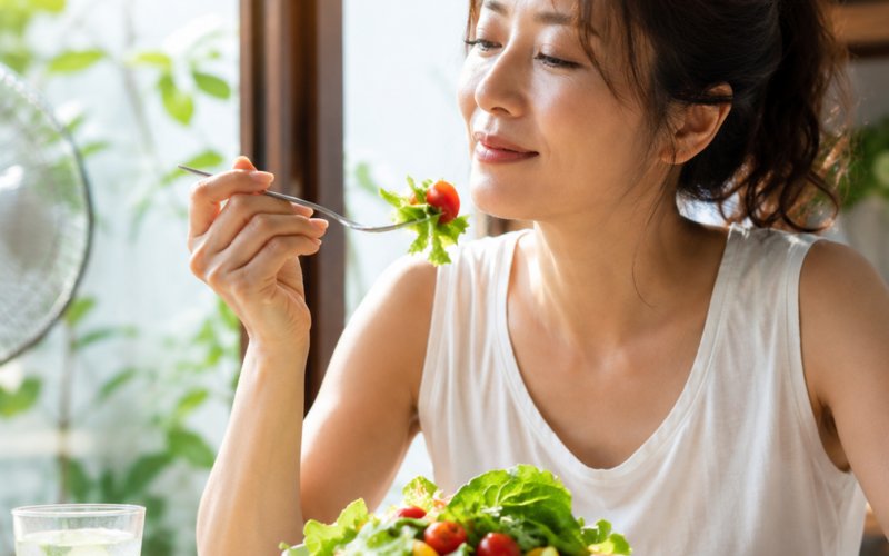 Nắng nóng kéo dài: 4 cách ăn uống giúp cơ thể dễ chịu hơn