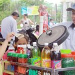 Kiểm soát đồ ăn vặt và nước giải khát có đường khi trẻ nghỉ hè