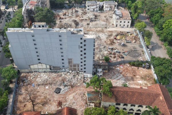 Mặt bằng công viên 2,4 ha ven hồ Hoàn Kiếm dần lộ diện sau 5 tháng giải phóng mặt bằng