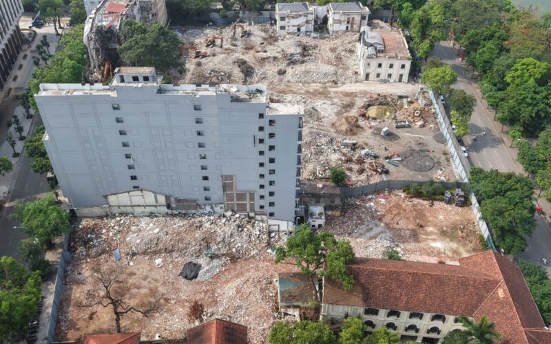 Mặt bằng công viên 2,4 ha ven hồ Hoàn Kiếm dần lộ diện sau 5 tháng giải phóng mặt bằng