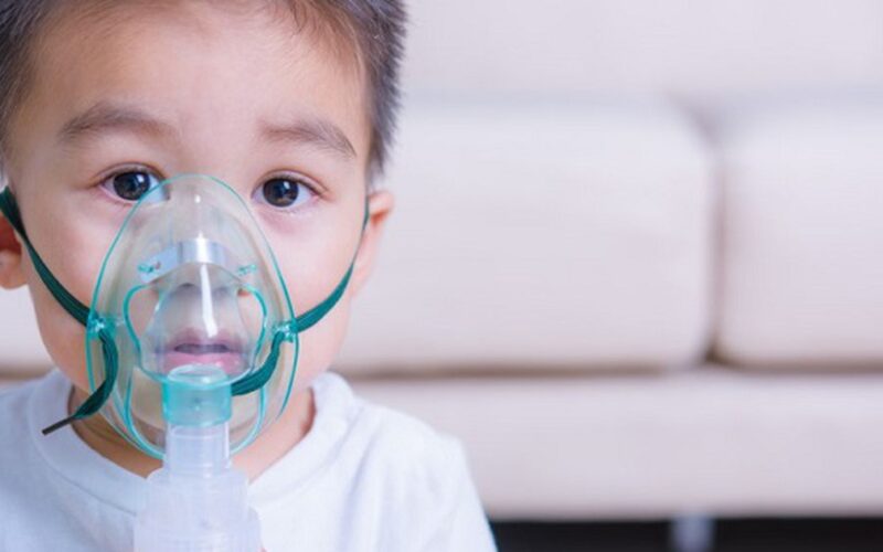 Chăm sóc trẻ bị viêm phế quản đúng cách giúp nhanh hồi phục