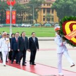 Lãnh đạo Đảng, Nhà nước viếng Chủ tịch Hồ Chí Minh và tưởng niệm các Anh hùng liệt sĩ