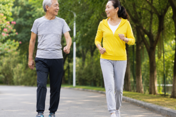 Người đi bộ nhanh và người đi bộ chậm, ai sống lâu hơn?