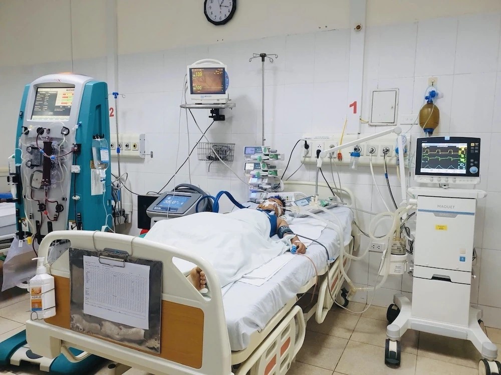 z7771403604682cd93d07300caacd947c0d9cfb3f7cb33-17773630751391749521617-1 Học sinh lớp 5 bất ngờ đổ gục, ngừng tim trong giờ học- Ảnh 1.