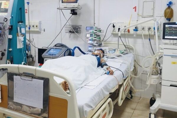 Học sinh lớp 5 bất ngờ đổ gục, ngừng tim trong giờ học