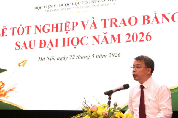 Trao bằng cho 218 học viên sau đại học trong lĩnh vực Y – Dược học cổ truyền