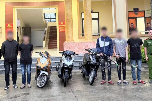 Nhóm thanh thiếu niên mang ná tụ tập gây rối ở Tuyên Quang