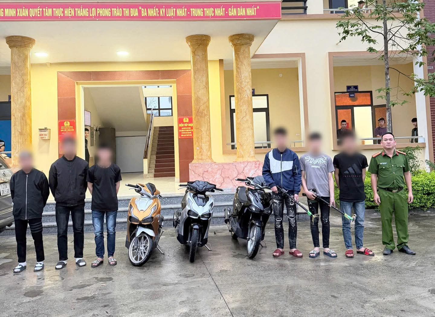 1000047113-1777454608112747910364 Nhóm thanh thiếu niên mang ná tụ tập gây rối ở Tuyên Quang - Ảnh 1.