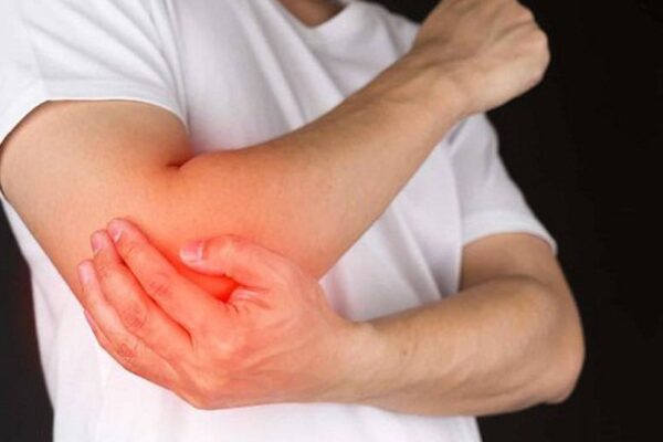 Đau nhức khuỷu tay cảnh báo những bệnh lý nào?