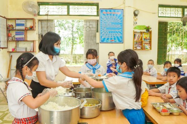 Cơ cấu bữa ăn hợp lý cho học sinh