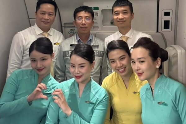 Giữa tầng mây của chặng bay Hà Nội – Paris, bác sĩ Bạch Mai kịp thời cứu hành khách