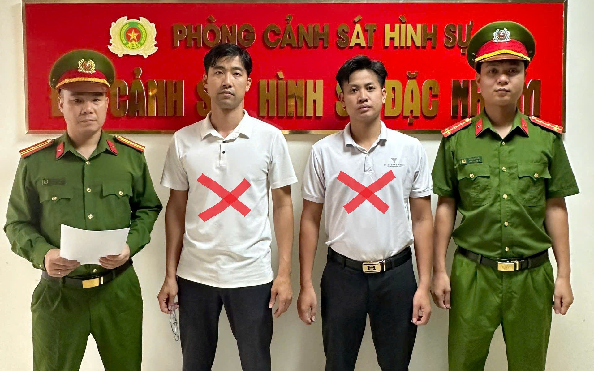 Nguyên cán bộ địa chính xã nhận hàng trăm triệu đồng để 'lo thủ tục' làm bìa đỏ- Ảnh 2.
