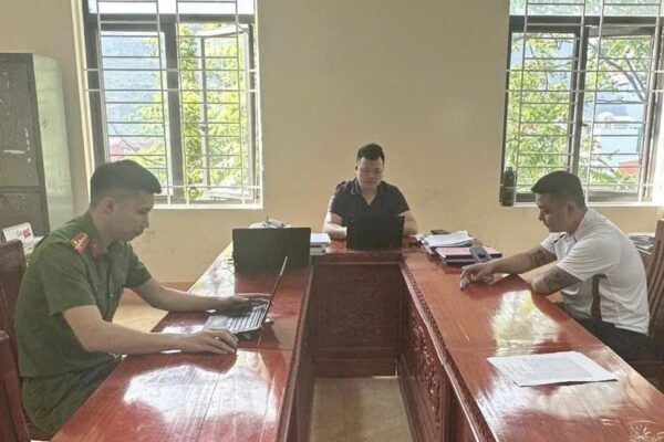 Mâu thuẫn trên mạng xã hội, nam thanh niên dùng đá tấn công khiến một người bị thương