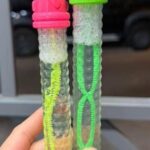 Cảnh báo ngộ độc với đồ chơi thổi bong bóng xà phòng
