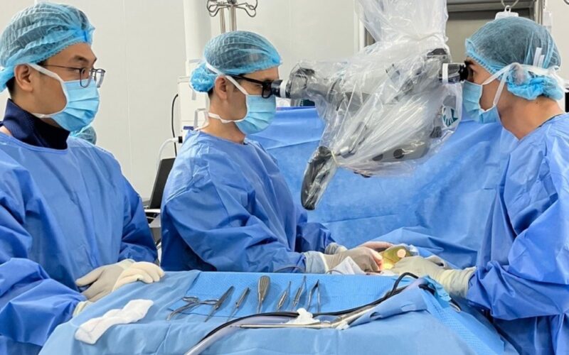 Lựa chọn Việt Nam mổ u não, bệnh nhân Campuchia phục hồi khả năng vận động và giao tiếp chỉ sau 6 ngày