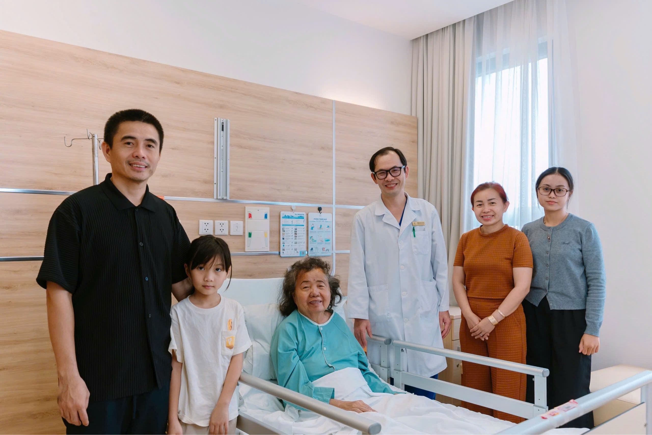 Lựa chọn Việt Nam mổ u não, bệnh nhân Campuchia phục hồi khả năng vận động và giao tiếp chỉ sau 6 ngày- Ảnh 2.