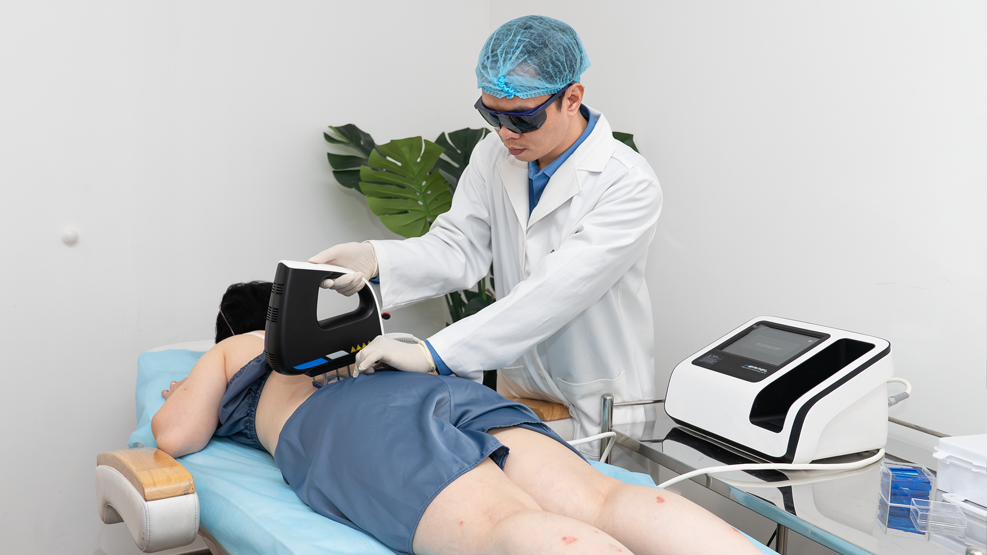 anh-4-17797658852711027433377 BSCKI Phan Minh Tuấn: Điều trị bệnh vẩy nến cần chiến lược theo dõi dài hạn- Ảnh 3.