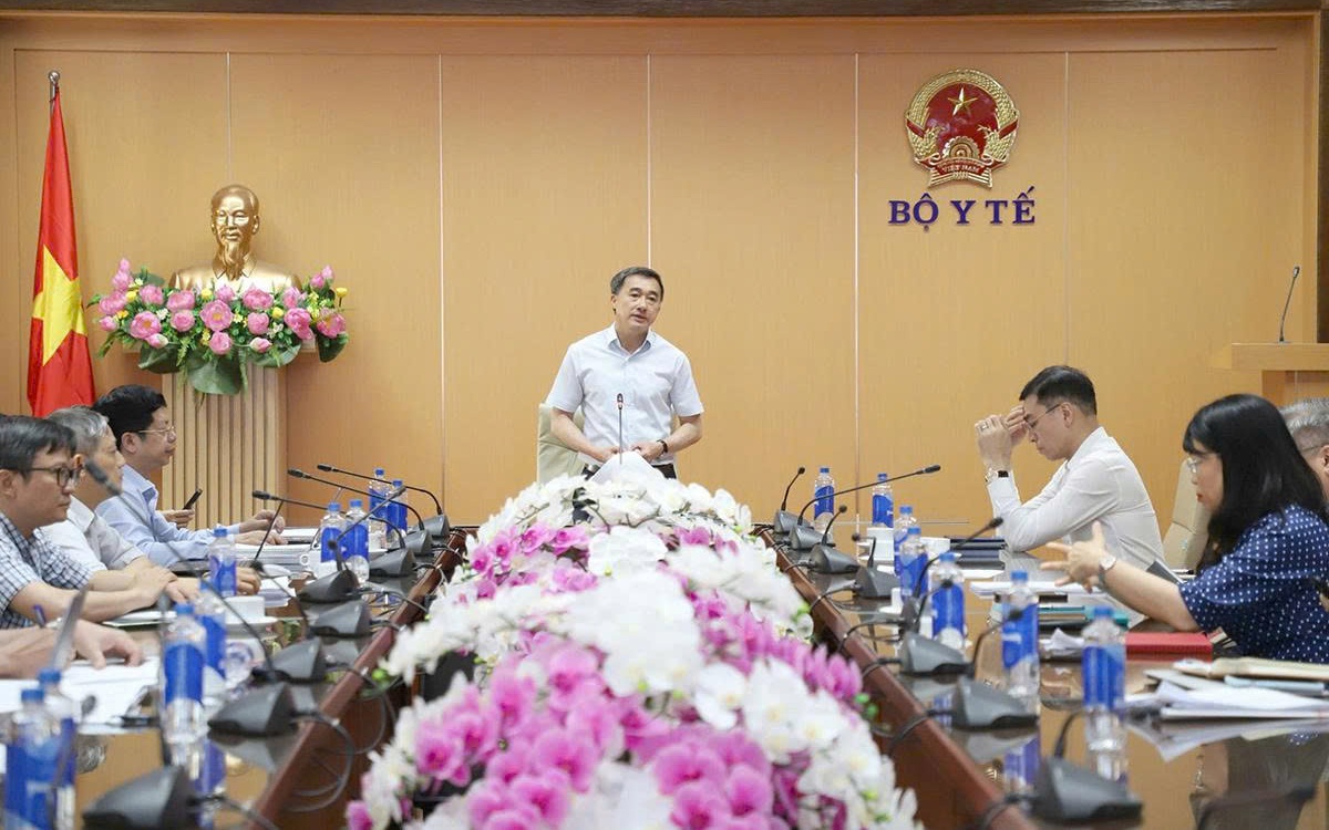 Vi phạm trong khám chữa bệnh có thể bị phạt tới 50 triệu đồng từ ngày 15/5- Ảnh 2.