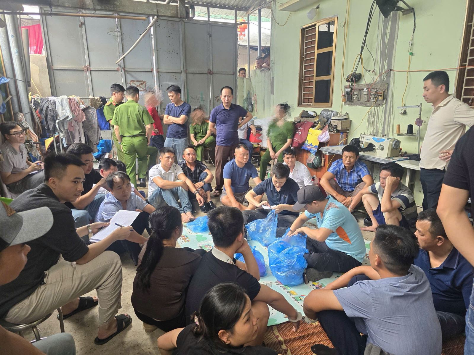 anh-vu-viec4188029cf6-17778898671011877063496 Phú Thọ: Lợi dụng đám cưới để tổ chức đánh bạc- Ảnh 1.