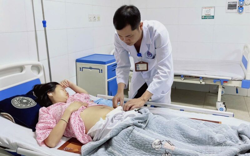 Báo động đỏ toàn viện cứu mẹ con sản phụ