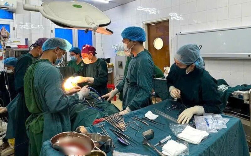 Sau bữa sáng, người đàn ông bất ngờ sốc mất máu vì căn bệnh cực hiếm