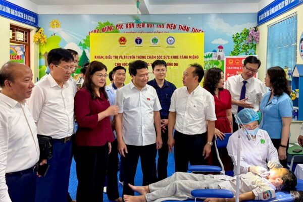 Triển khai mô hình kết hợp công – tư chăm sóc sức khỏe răng miệng học đường