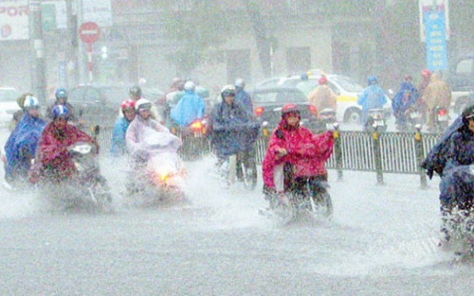 Chuyên gia cảnh báo Bắc Bộ sắp mưa lớn, tố lốc và mưa đá diện rộng- Ảnh 1.