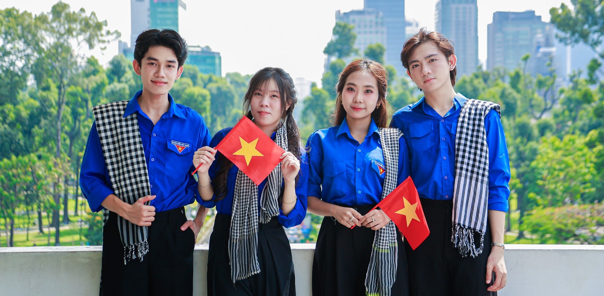 dinh-doc-lap-6-17775401779971941228080 Người dân tấp nập mua vé tham quan, check-in Dinh Độc Lập dịp lễ 30/4- Ảnh 7.