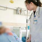Cấp cứu 2 bệnh nhân cao tuổi bị đột quỵ