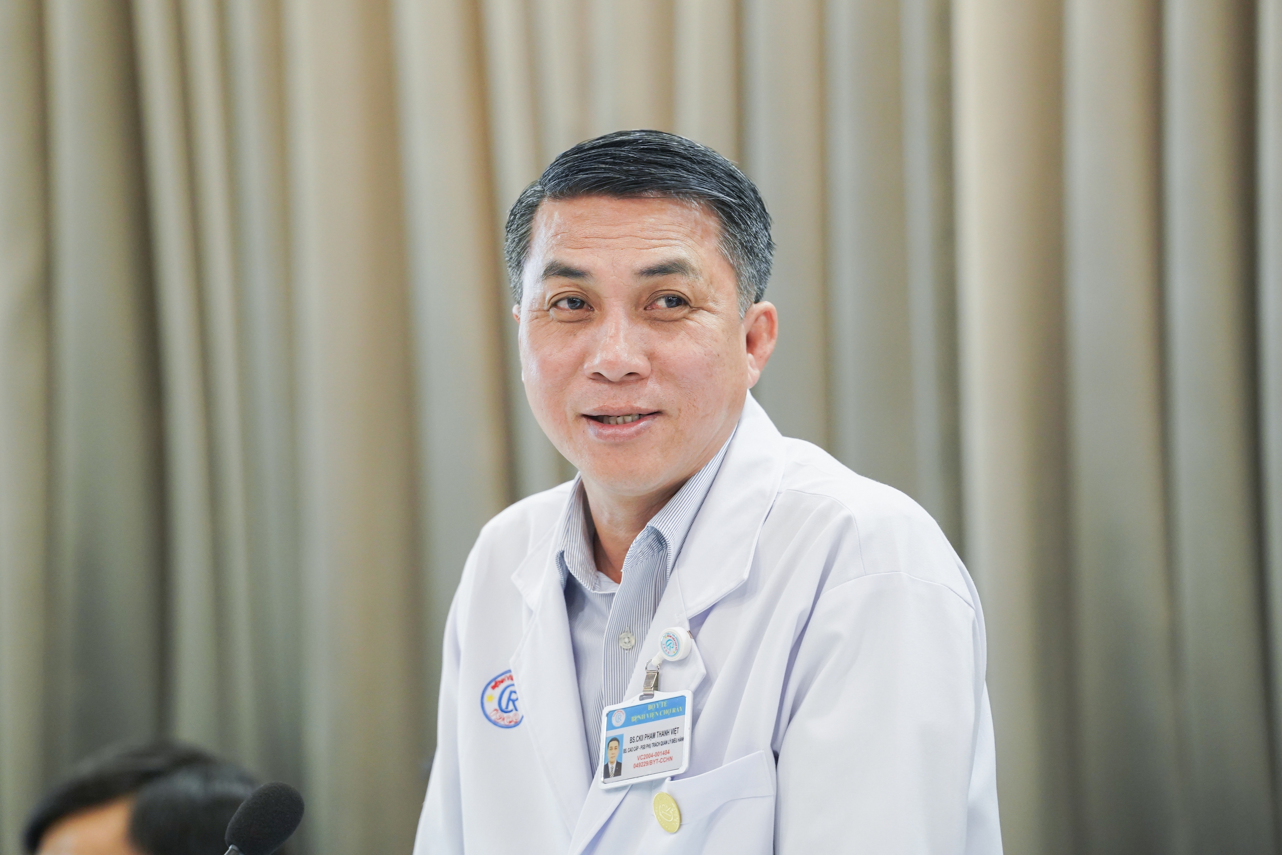 dsc01455-1777514604093257567413 BSCKII Phạm Thanh Việt giữ chức Giám đốc Bệnh viện Chợ Rẫy- Ảnh 1.