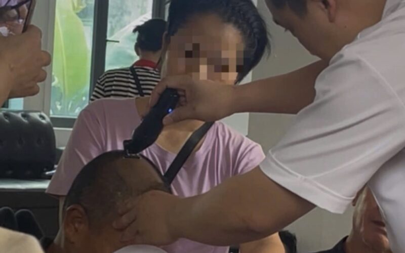 Đình chỉ cơ sở chữa ‘bách bệnh’ bằng ‘giác hơi hút máu’ ở Hà Nội