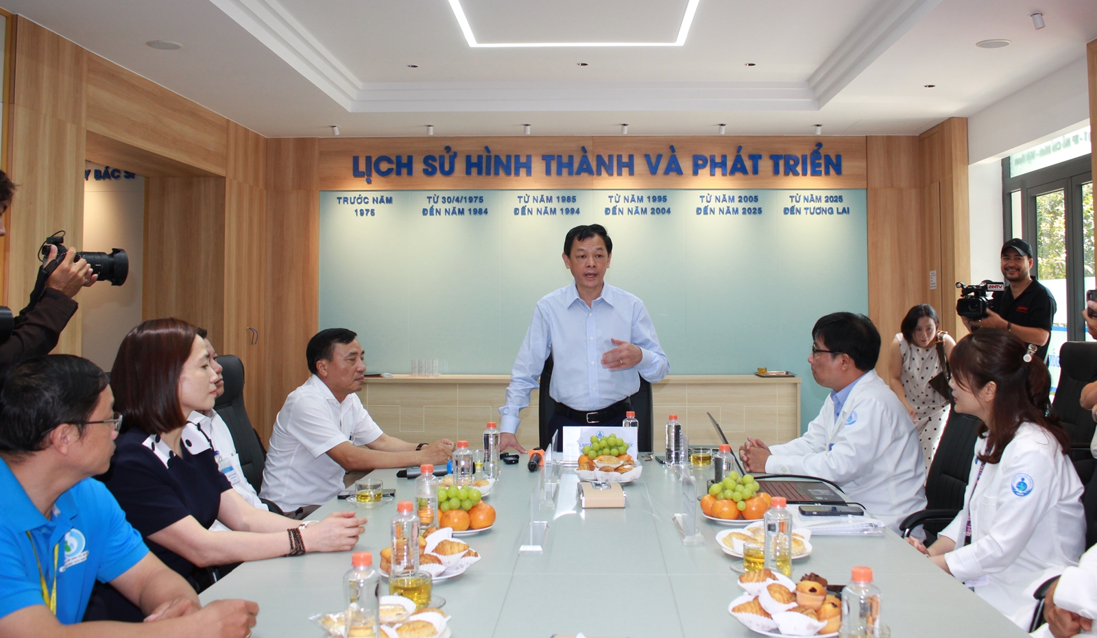Thứ trưởng Bộ Y tế Nguyễn Tri Thức: 'Đừng để trẻ bị bạo hành rồi mới vào cuộc'- Ảnh 3.