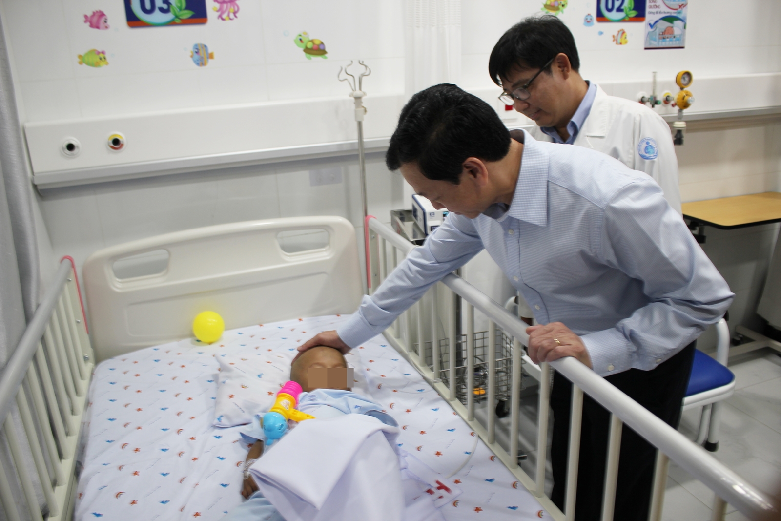 Thứ trưởng Bộ Y tế Nguyễn Tri Thức: 'Đừng để trẻ bị bạo hành rồi mới vào cuộc'- Ảnh 1.